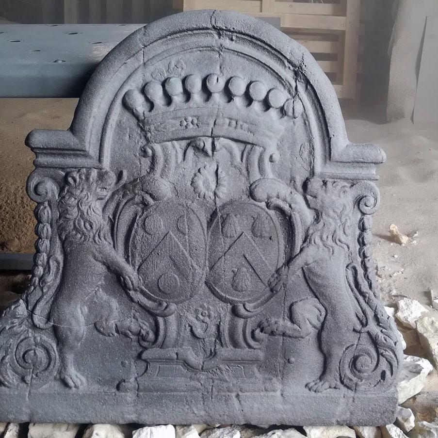 Ancienne plaque foyère de cheminée (Après ...)